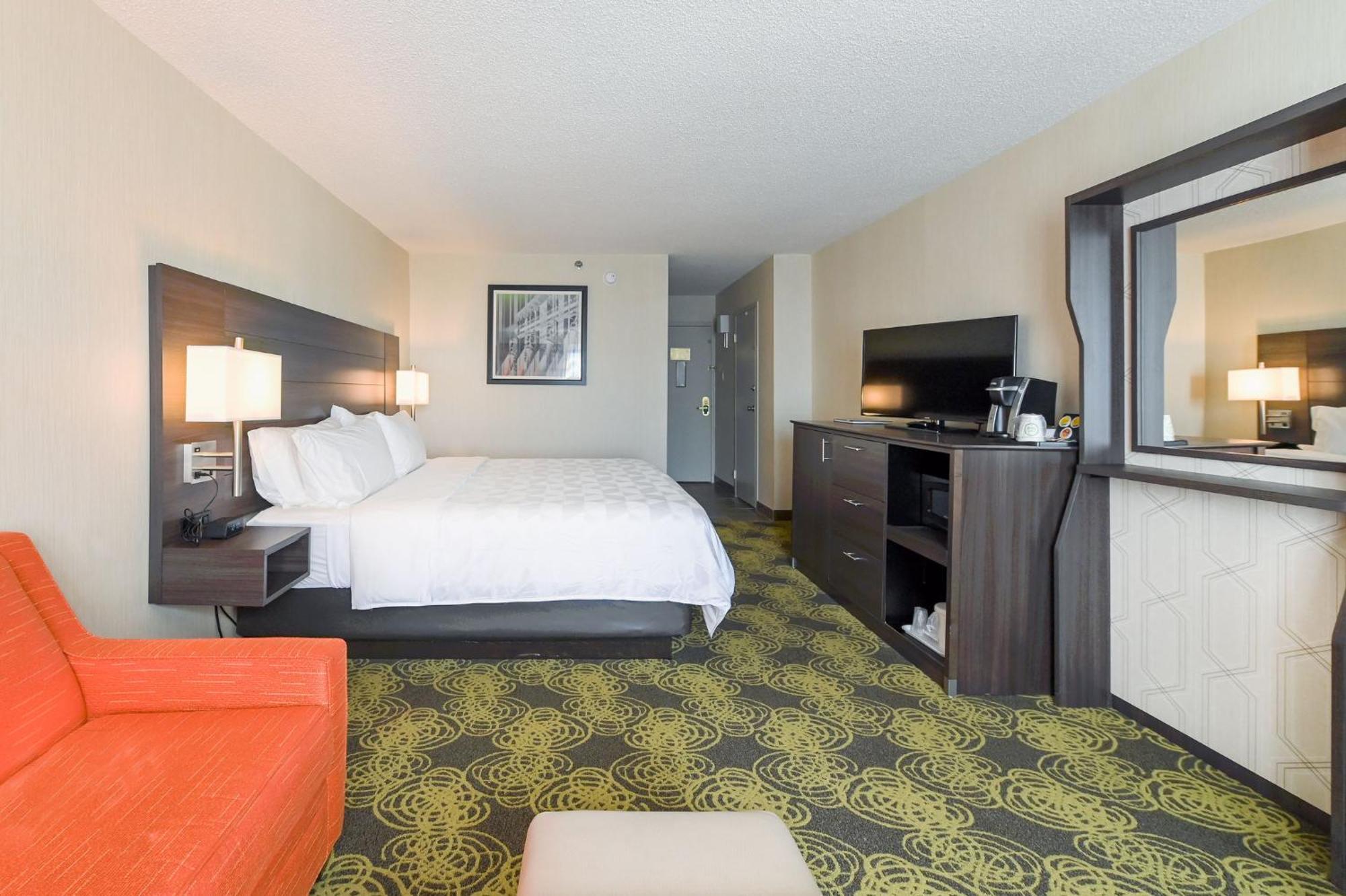Holiday Inn University Area Charlottesville By Ihg Exterior photo
